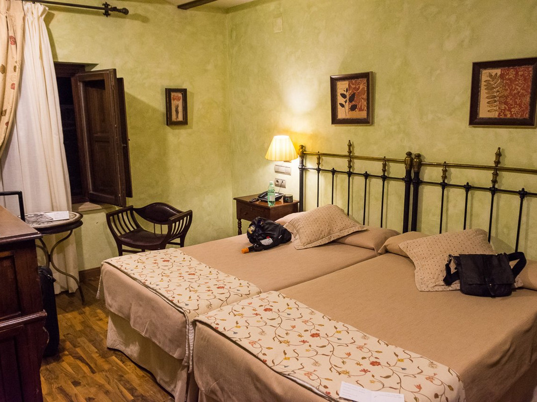 萨尔希多皇宫酒店主图