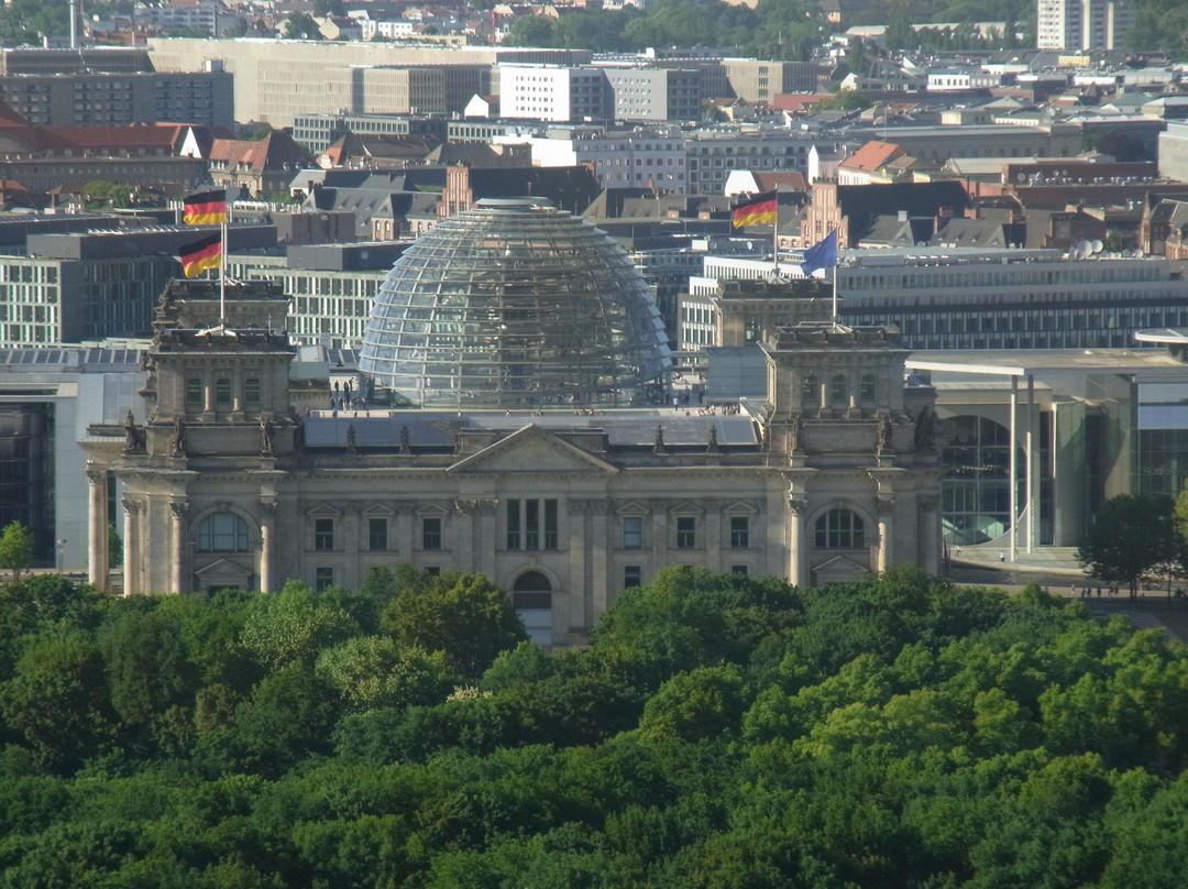 TOP OF BERLIN TOURS טופ אוף ברלין עם שמרי טוריס景点图片