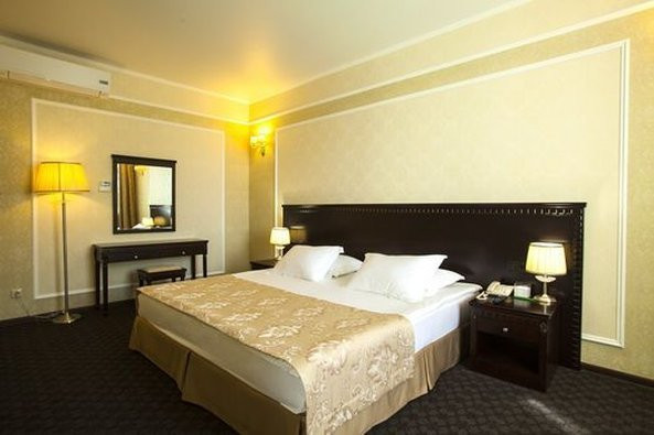 Green Hall Hotel主图