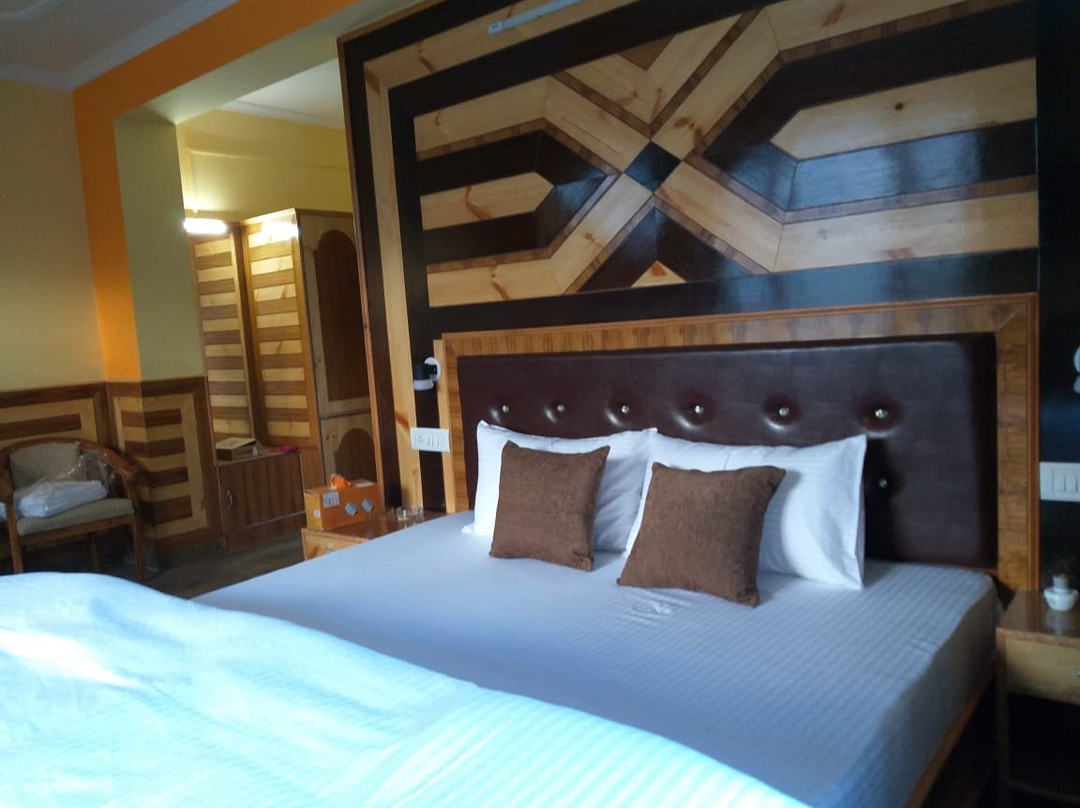 Hotel Monal Residency