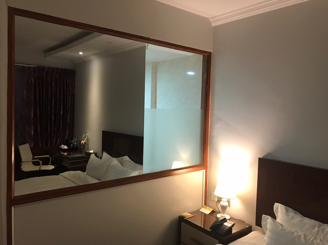 Royal Hinthar Hotel主图