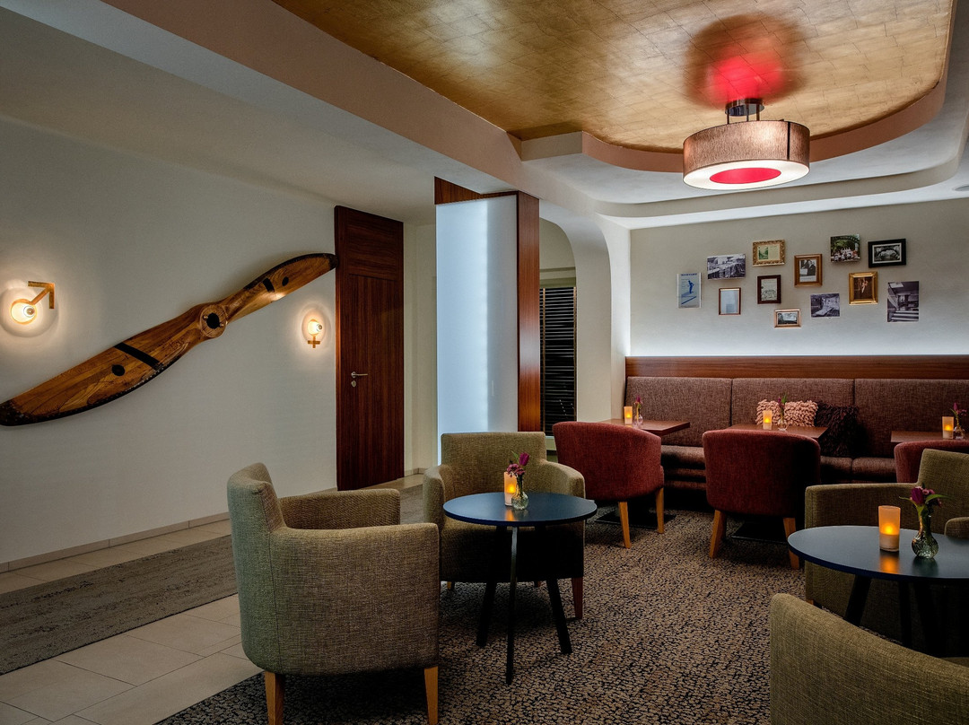 迈费尔德酒店主图