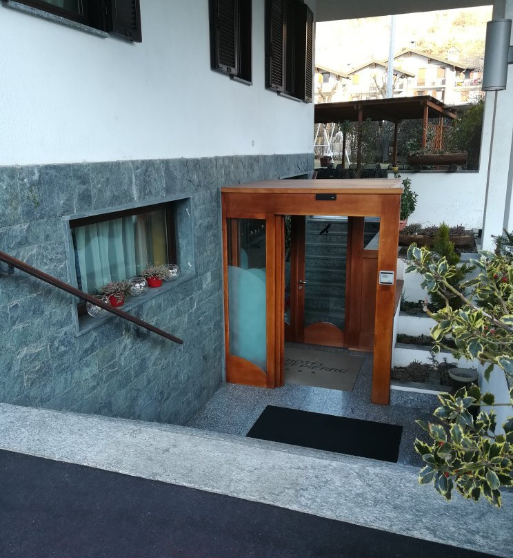 圣皮埃尔酒店主图