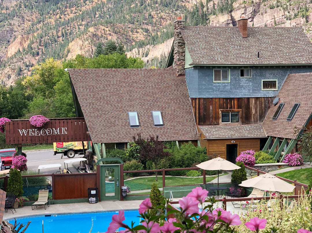 Twin Peaks Lodge & Hot Springs主图