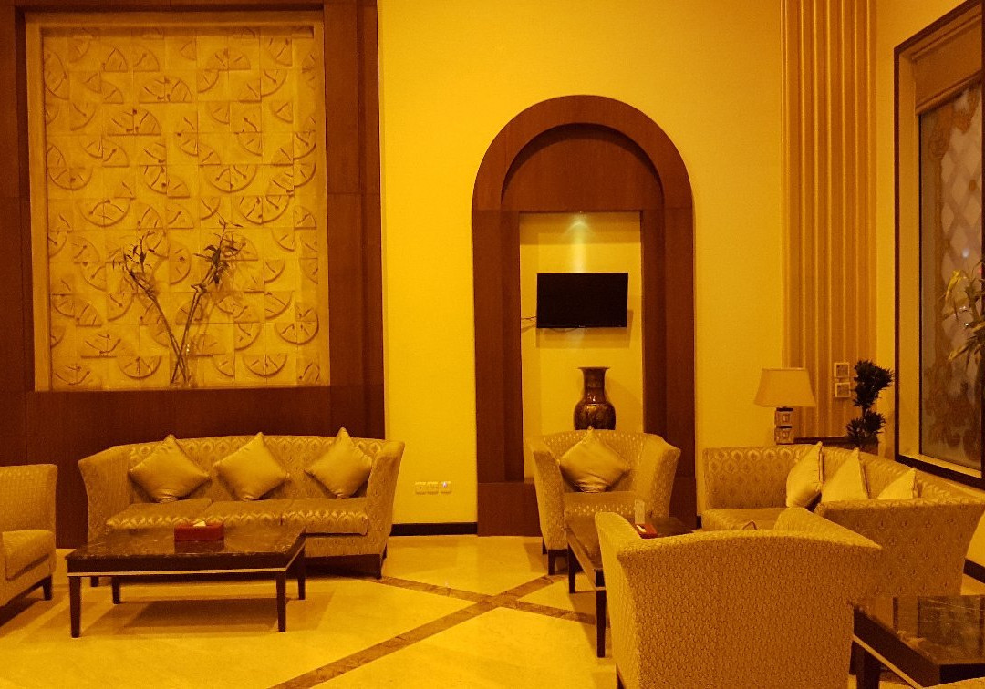 华美达酒店主图