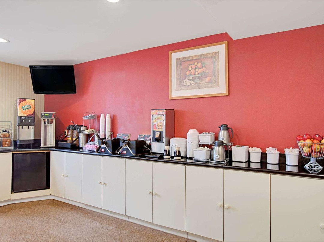 Van Wyck Motor Inn主图