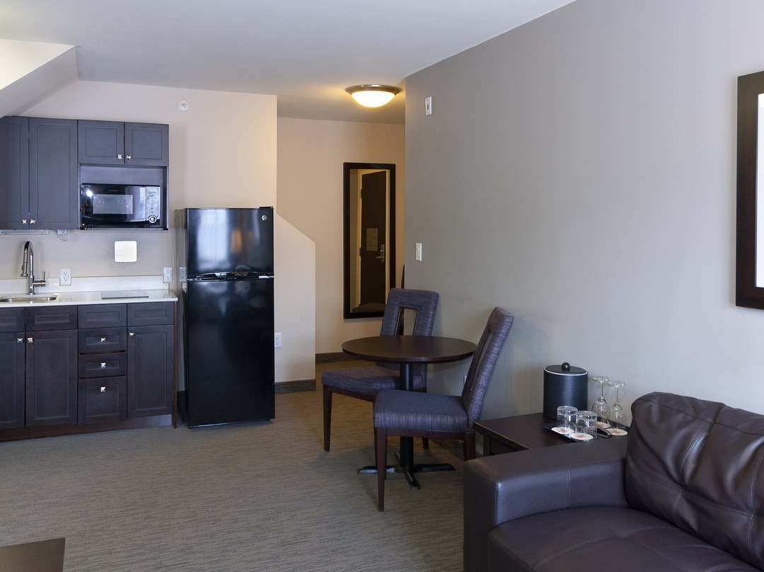 The Kanata Blairmore Hotel主图