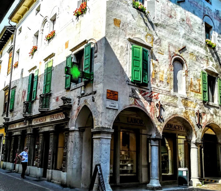 Palazzo Levrini Stringher景点图片
