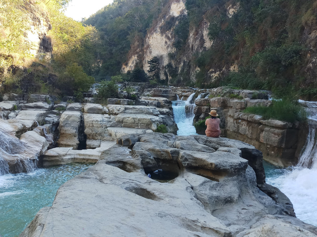 Tanggedu Waterfall景点图片