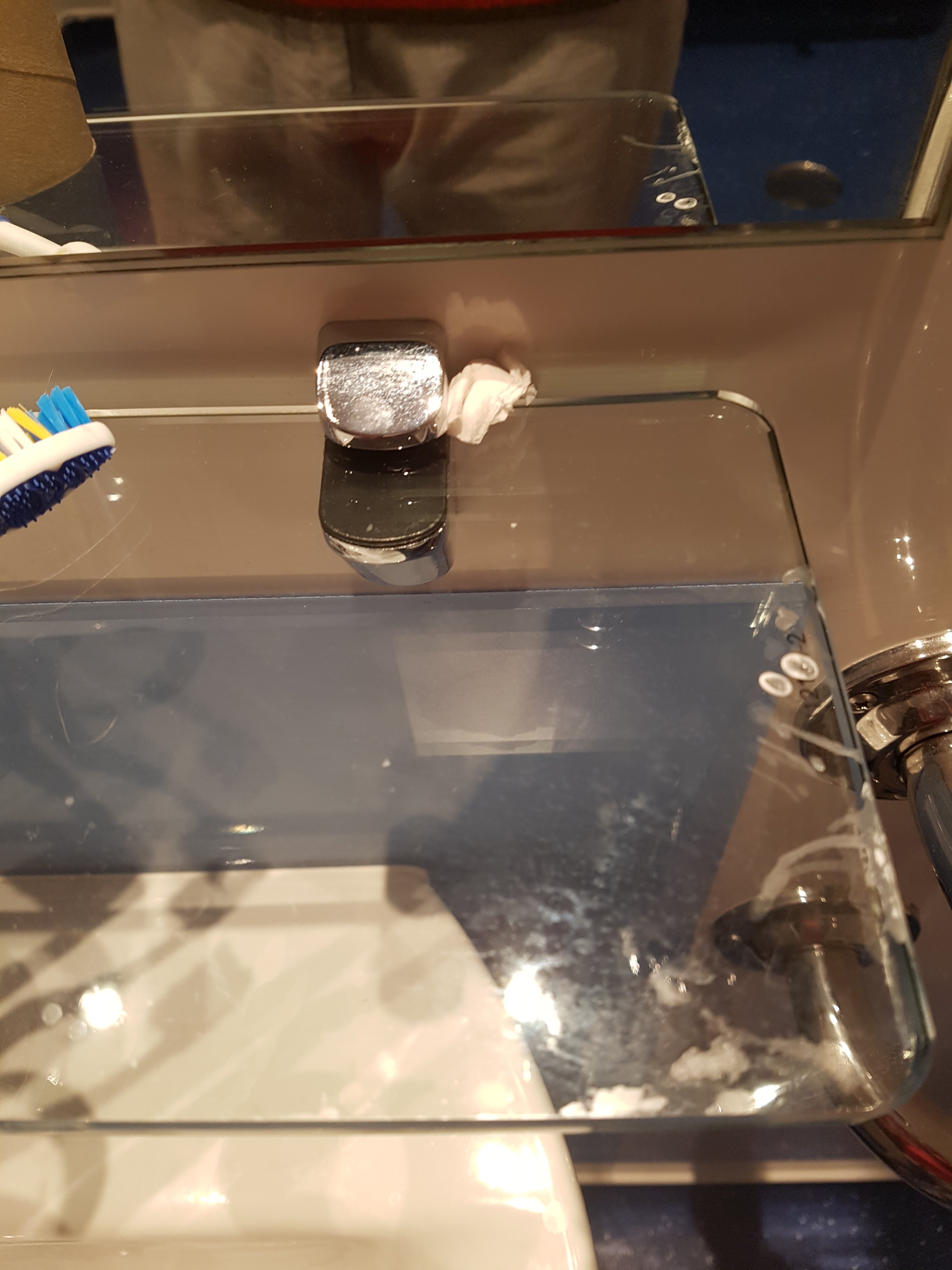 Travelodge Stockport hotel-浴室
