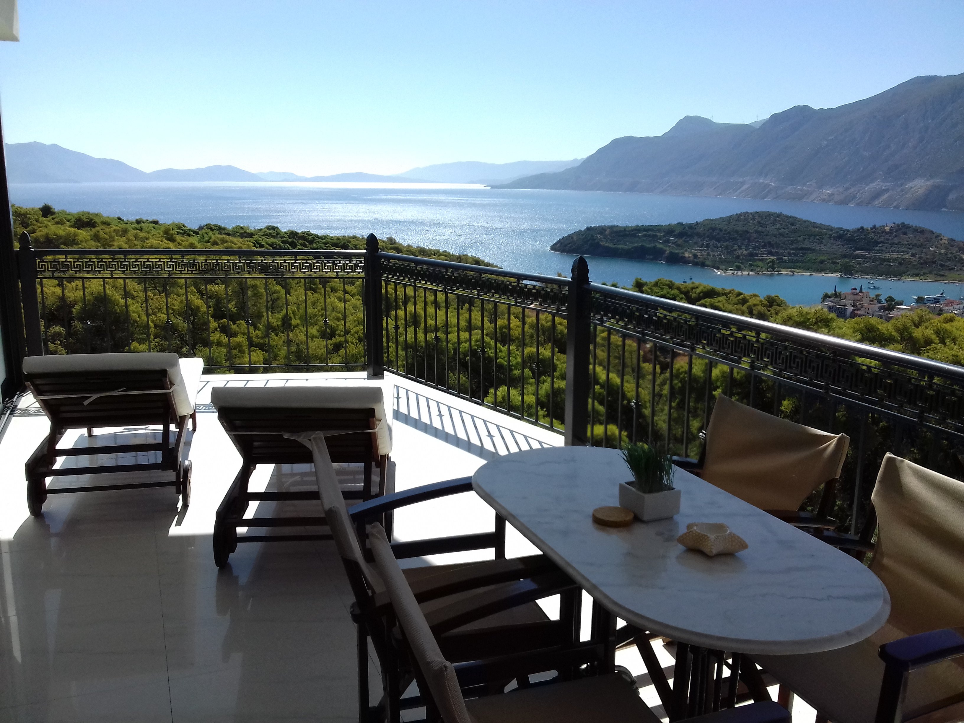 Akron Luxury Holidays-官方