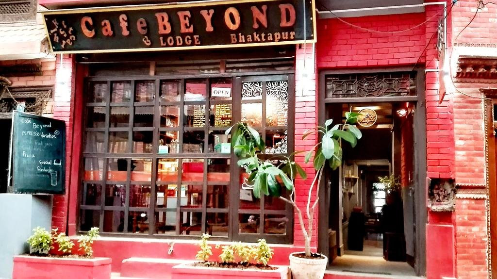 Lamatar餐馆和美食-Cafe Beyond