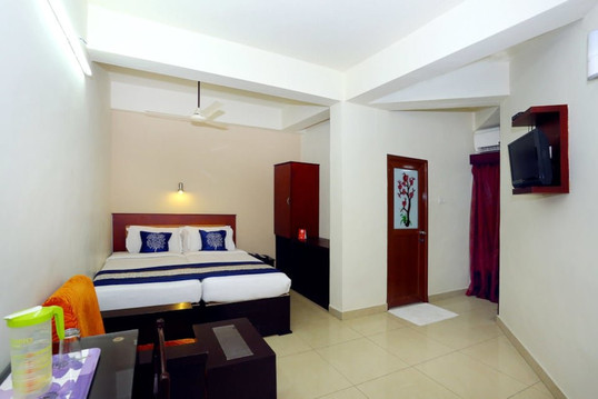 Hotel Thamburu International主图