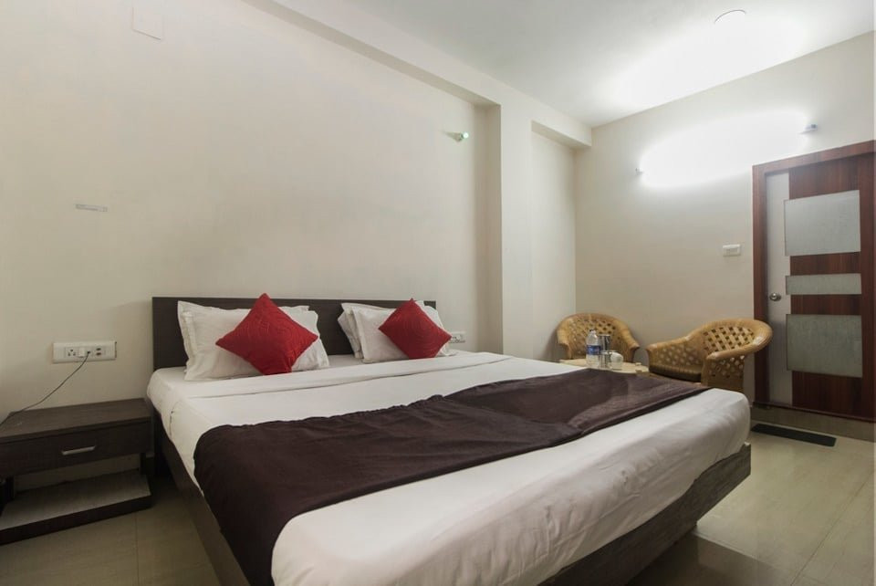 OYO 12305 Raj Residency主图