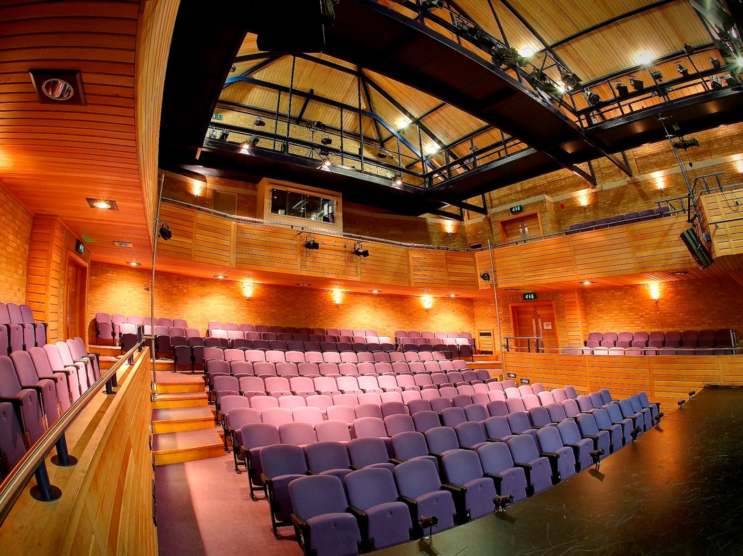 The Bridge House Theatre & Warwick Hall-沃里克必去景点