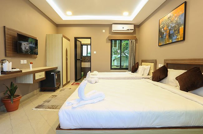 Riverside Greenhouse Resort