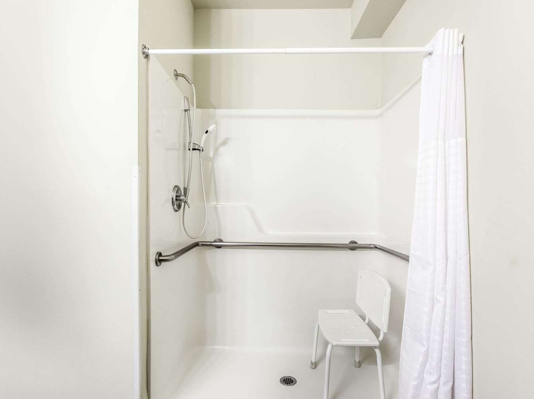 埃伦斯堡戴斯酒店主图