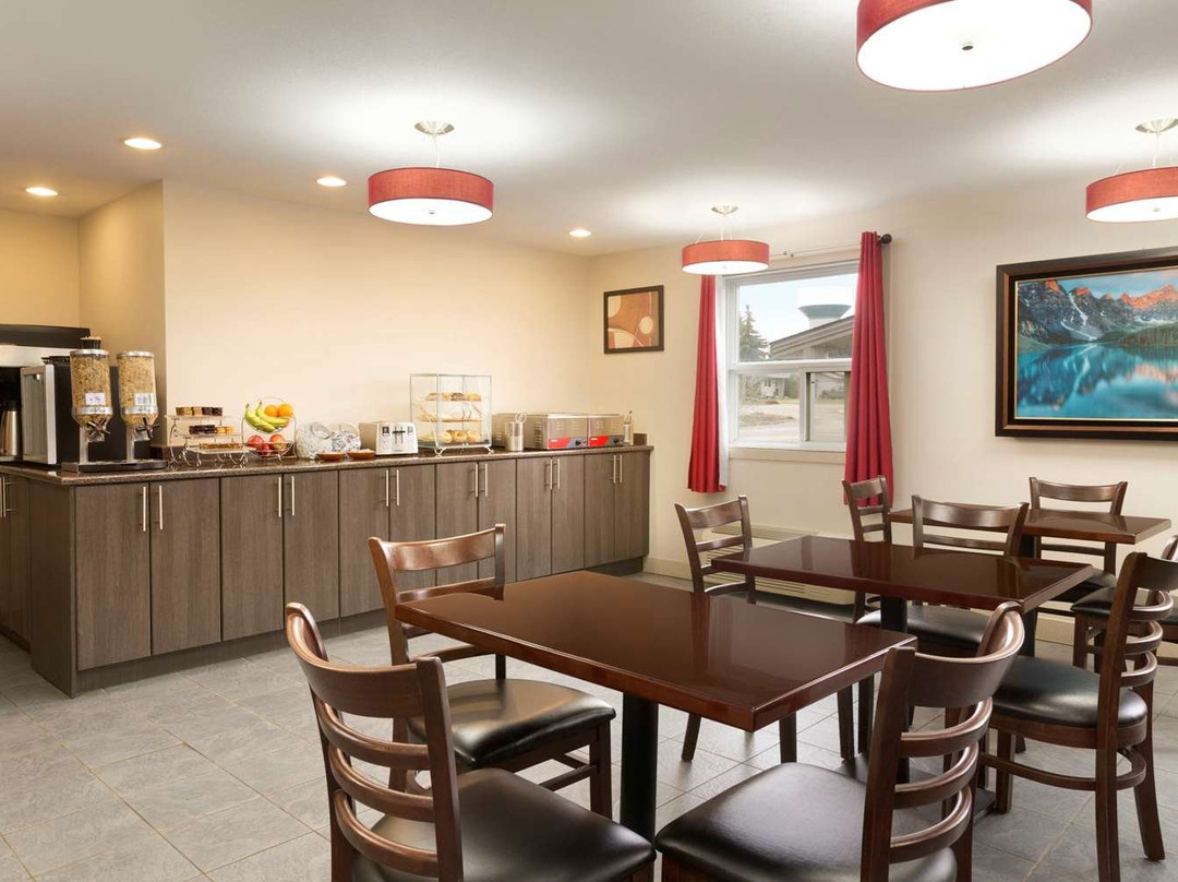 Crest Inn & Suite主图