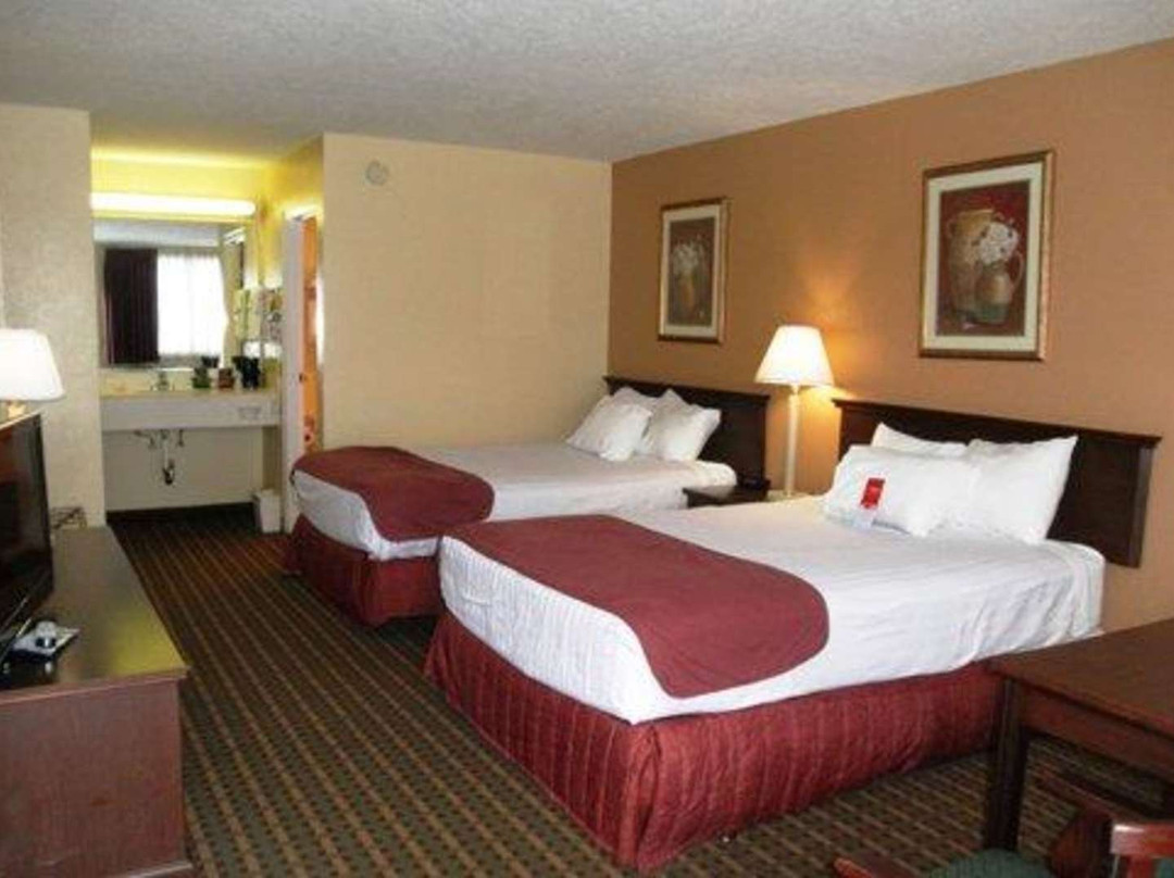 OYO Hotel Lebanon MO I-44主图