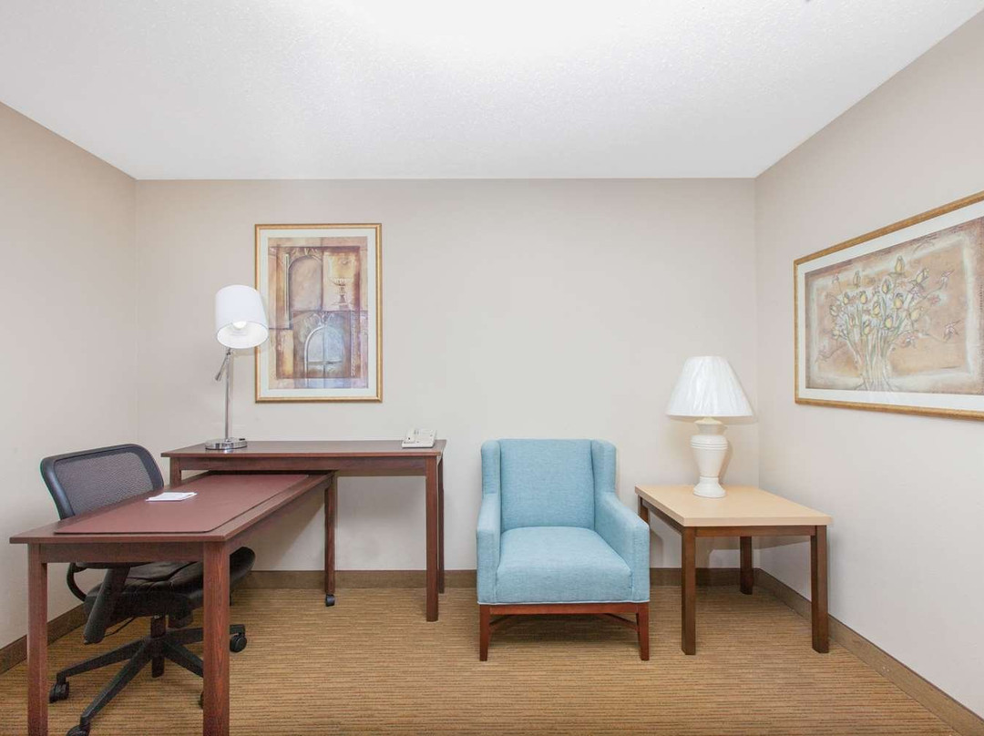 Hawthorn Suites by Wyndham Midwest City Tinker Afb主图