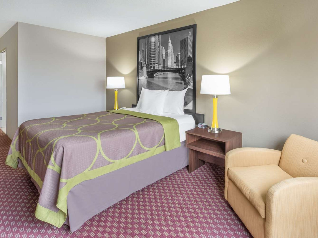 Super 8 by Wyndham Hebron Lowell Area主图