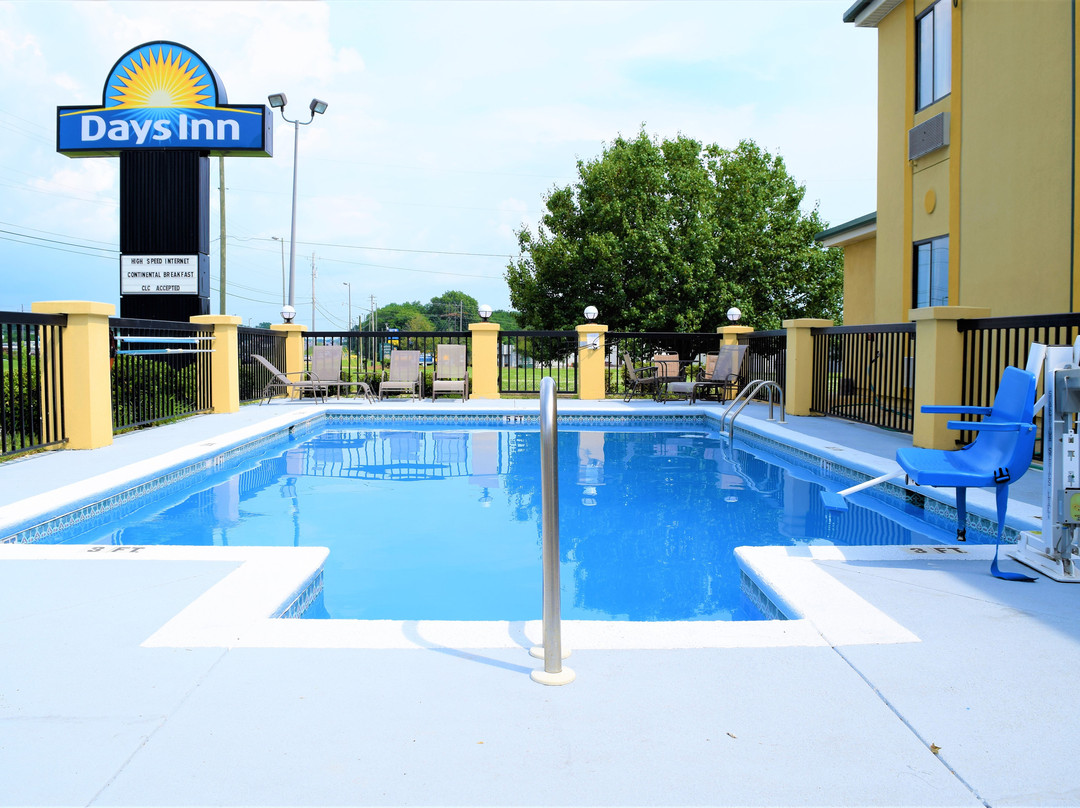 Days Inn by Wyndham Montgomery主图