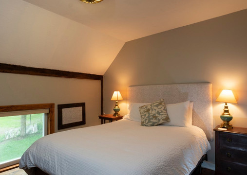 The Karass Inn主图