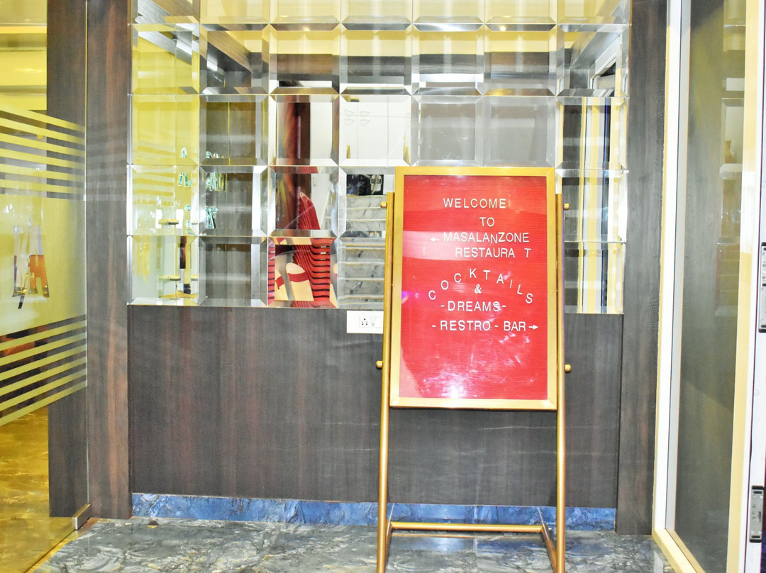 Silver Arcade Hotels主图