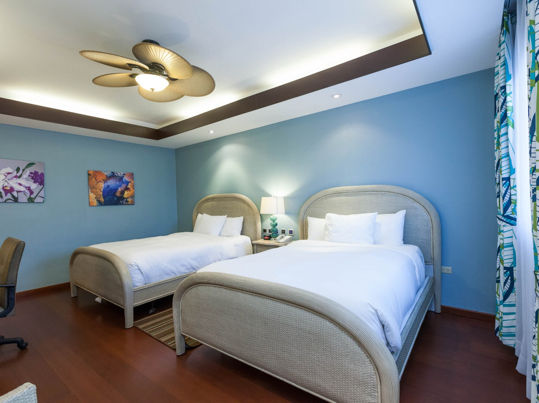 Surfrider Resort Hotel主图