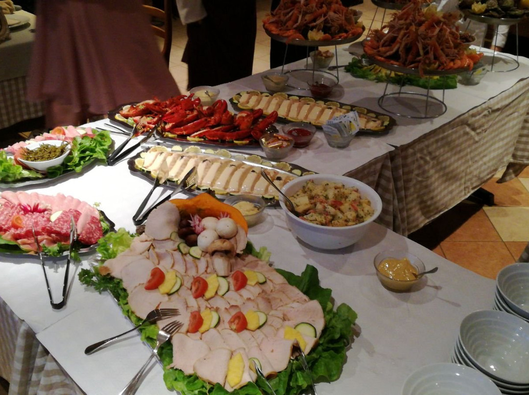 Saint-Quentin-en-Tourmont餐馆和美食-La Garinière