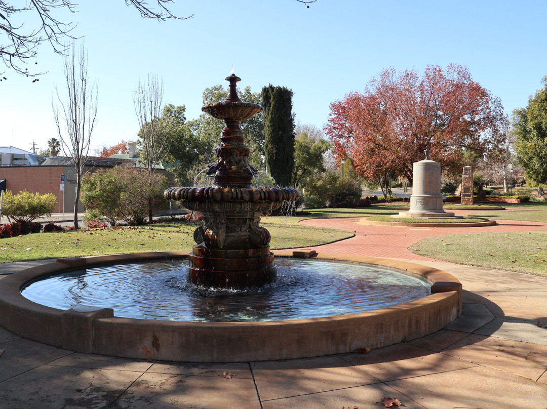 The Royal Doulton Hankinson Memorial Fountain景点图片