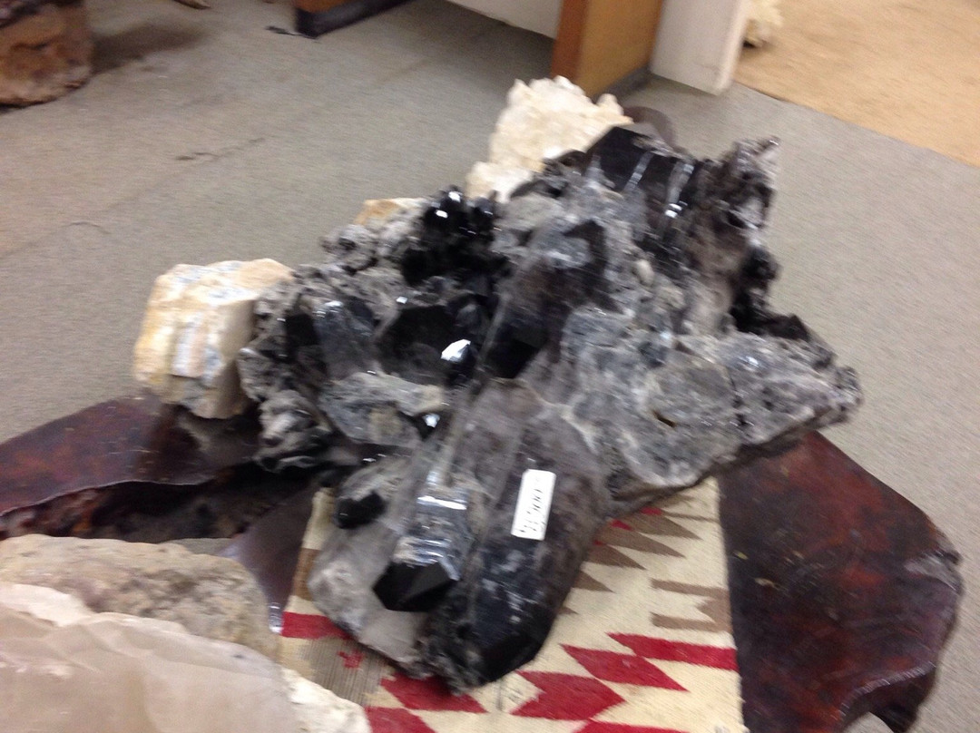 Consolidated Rock & Mineral Shop-瓦卡维尔必去景点