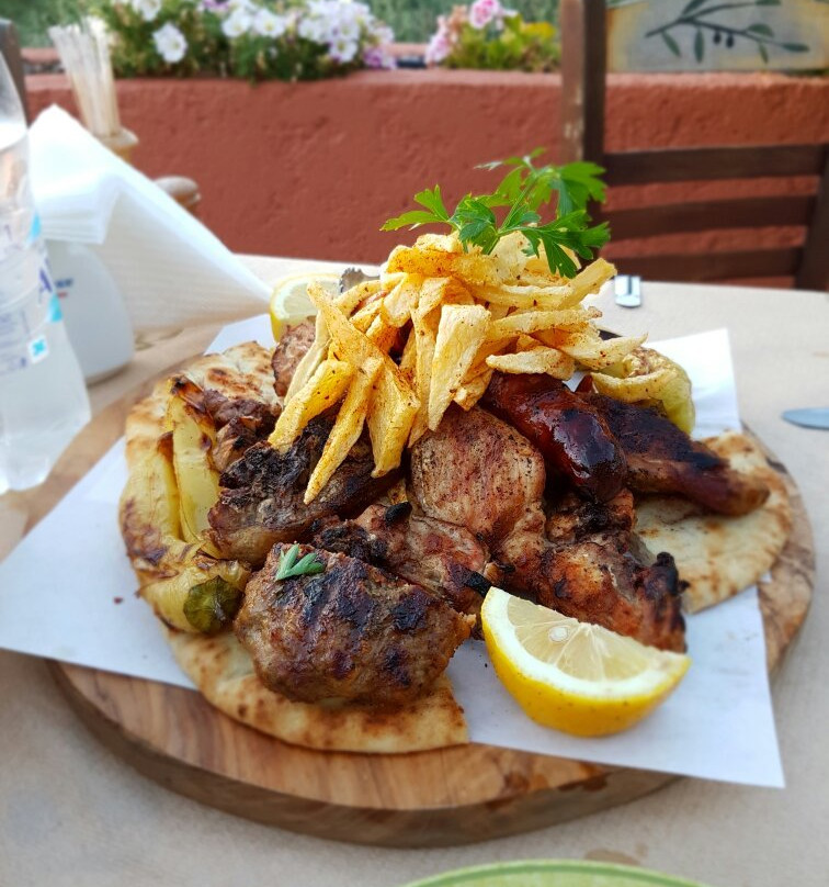 Makrades餐馆和美食-Sunset Taverna