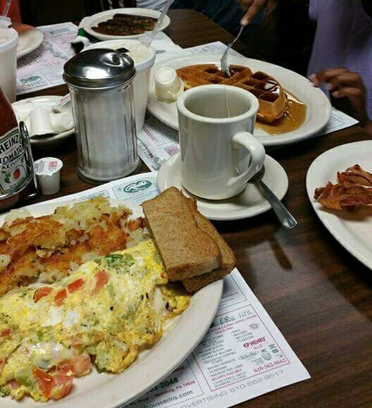 Centerport餐馆和美食-Perry Restaurant