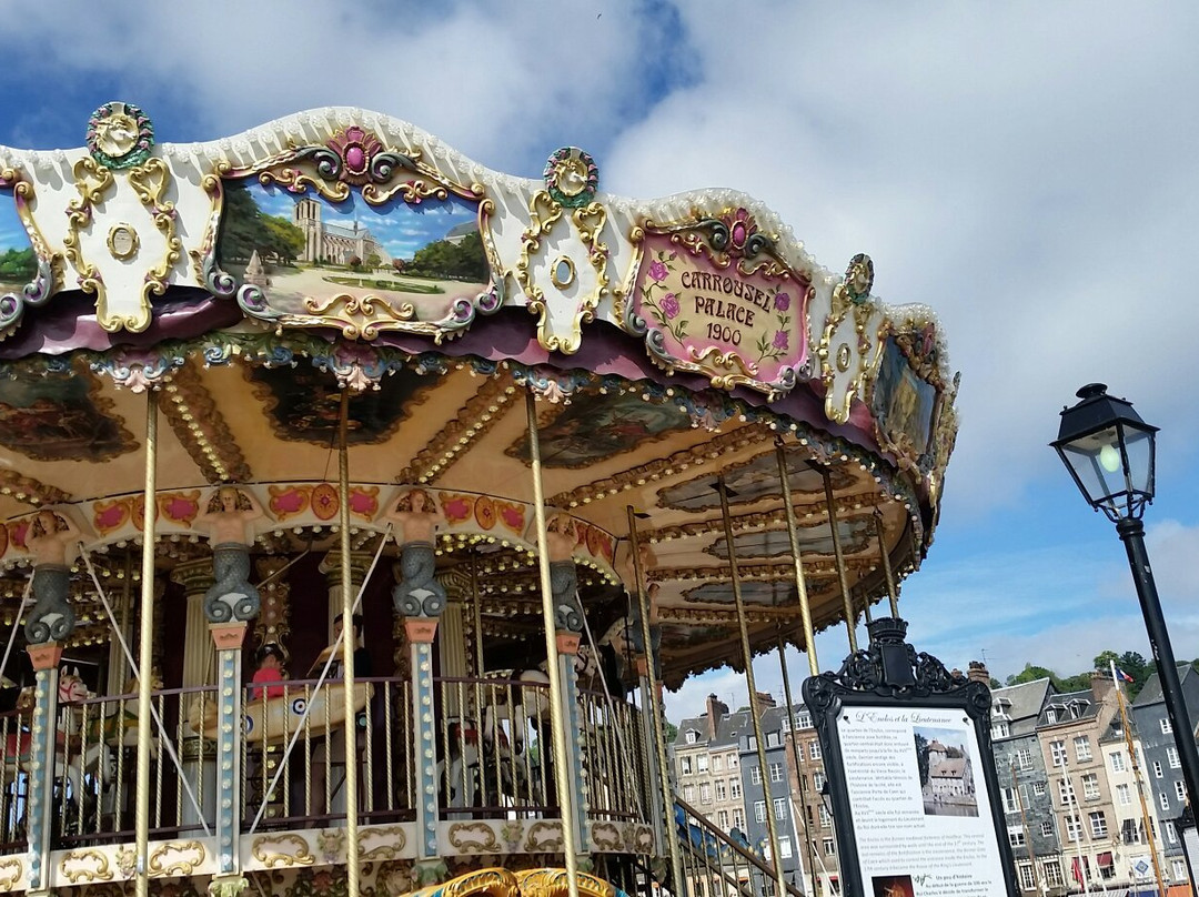 Carrousel a Honfleur景点图片