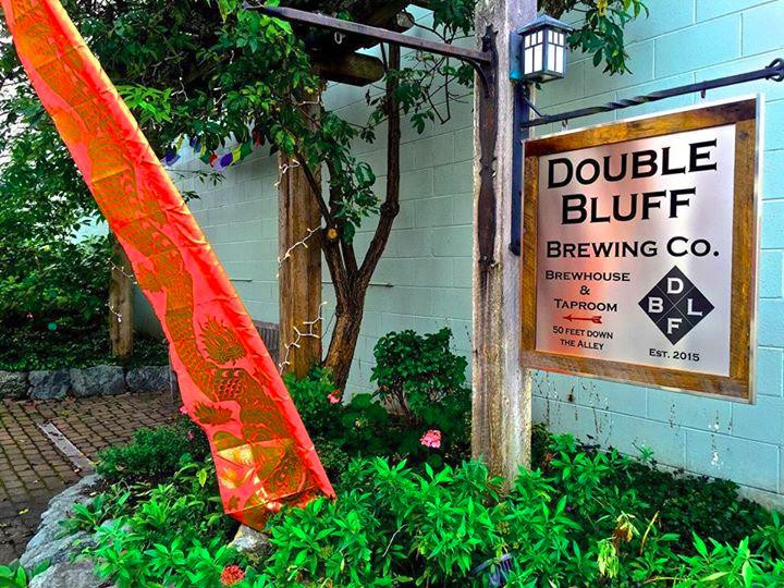 Double Bluff Brewing Company景点图片