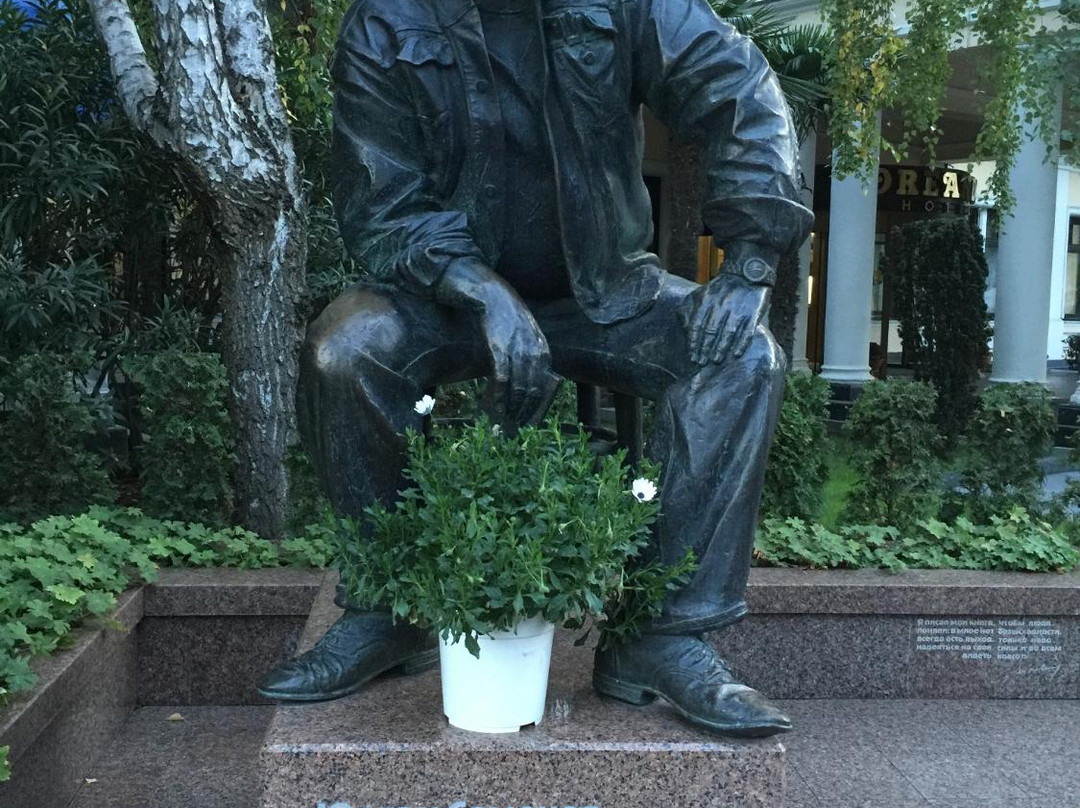 Monument to Yulian Semenov-雅尔达必去景点