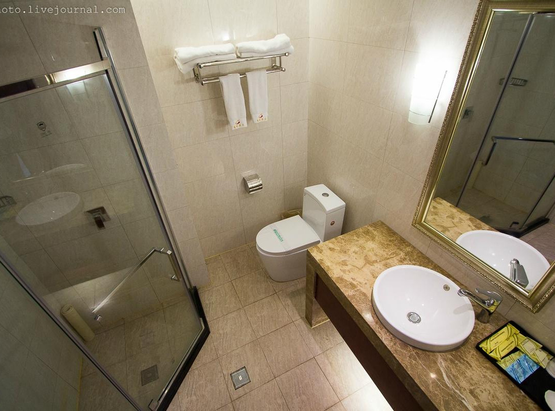 惠隆商务酒店主图