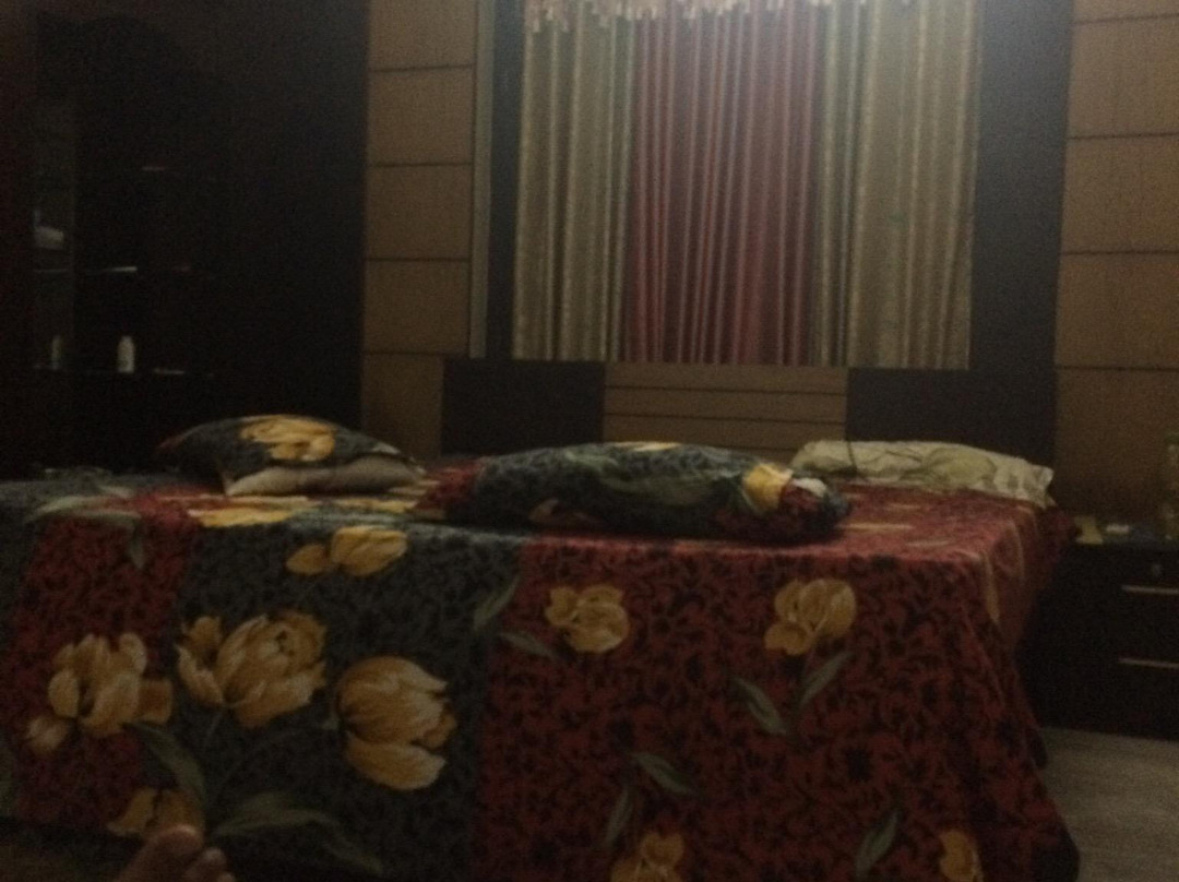 OYO 29304 Pooja Hotel