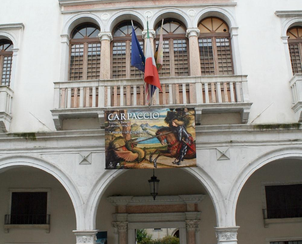 Palazzo Sarcinelli-科内利亚诺必去景点