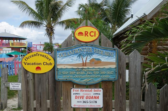 Nippers Beach Bar & Grill景点图片