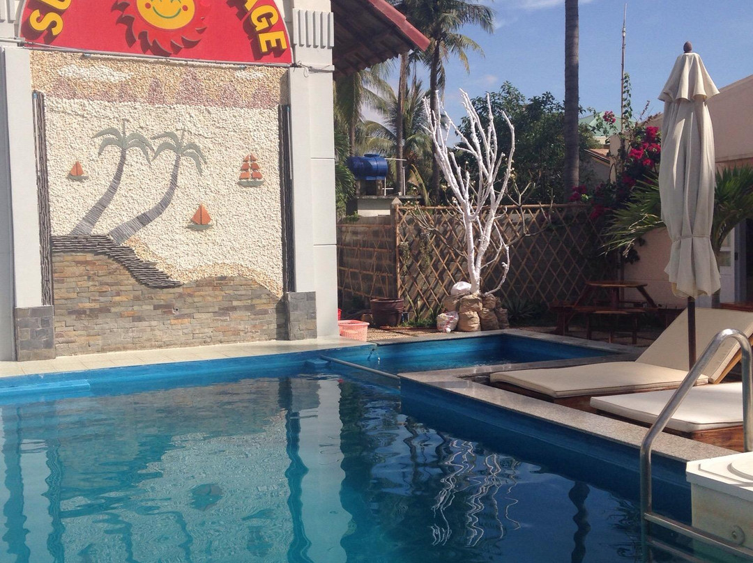 日出乡村酒店主图