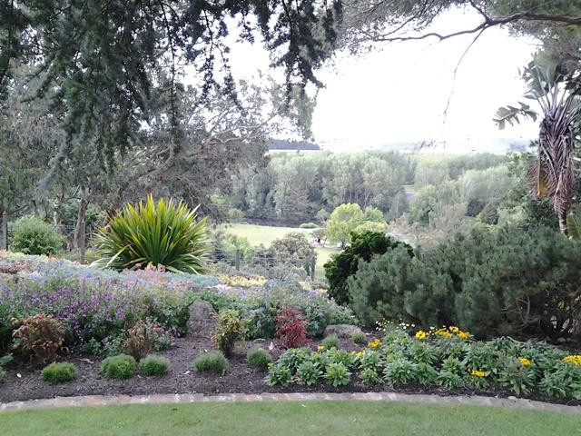 Bason Botanic Gardens景点图片