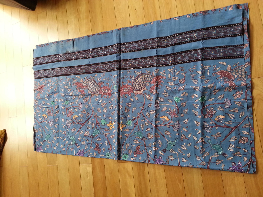 Sawahan旅游景点-Batik Tanah Liek Citra Monalisa