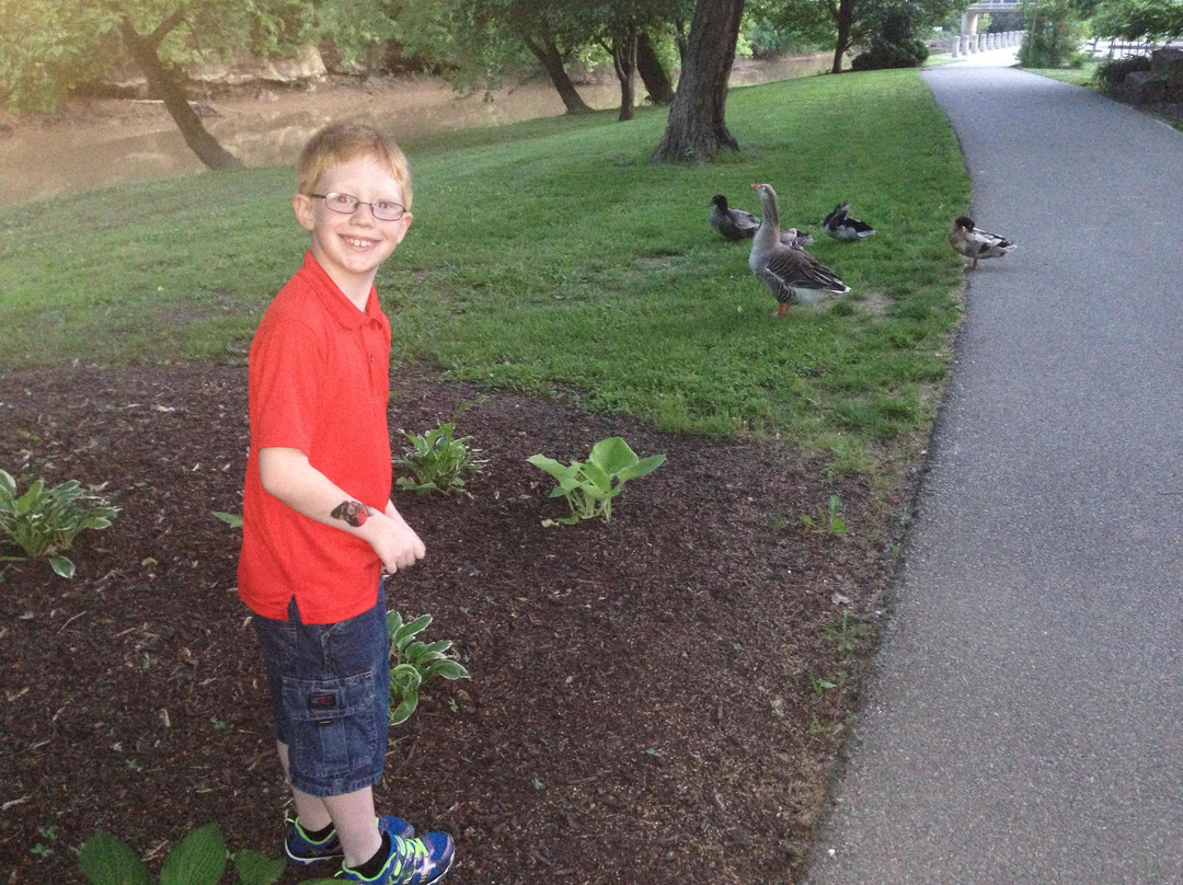 Jasper Riverwalk-Jasper必去景点