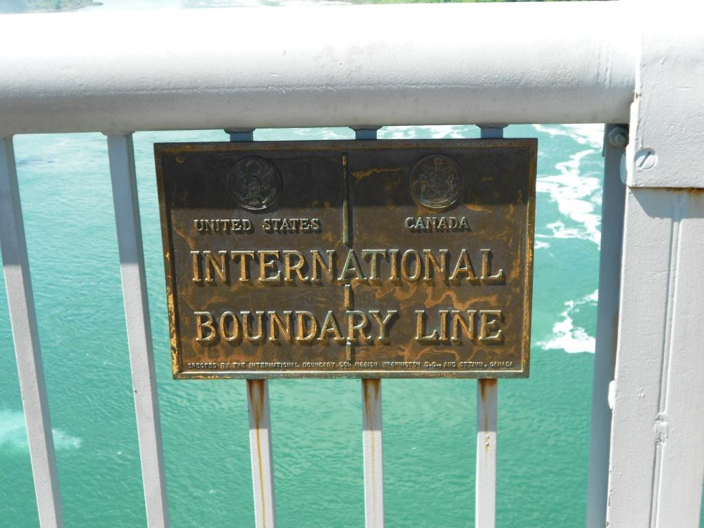 Rainbow Bridge-尼亚加拉大瀑布必去景点