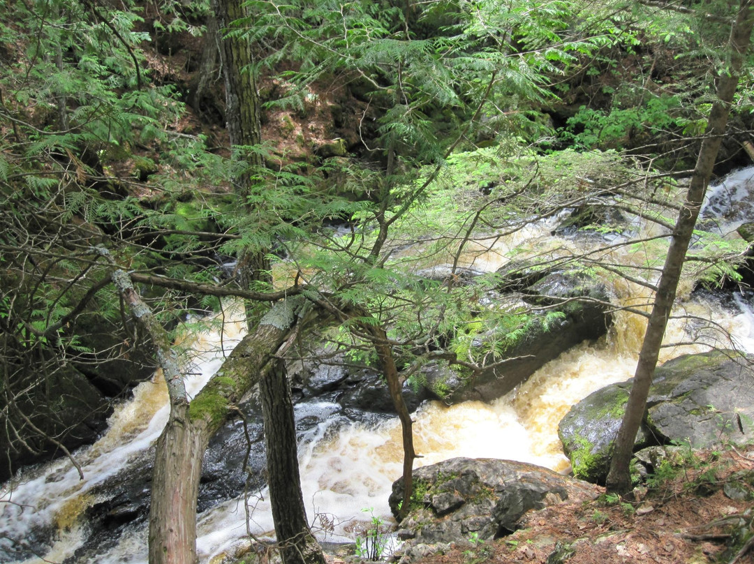Smalley Falls景点图片