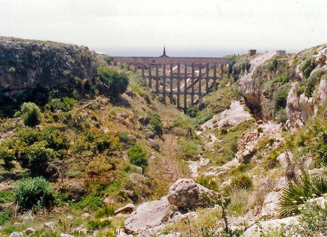 Acueducto Del Aguila景点图片