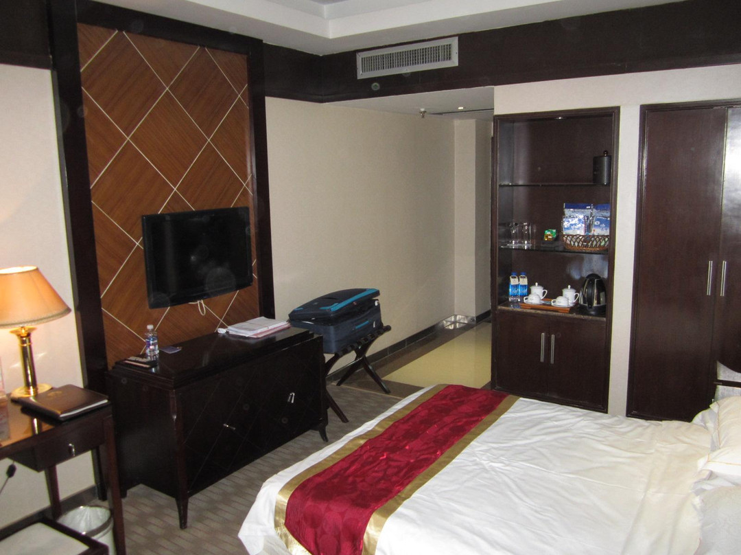 天源温泉大酒店主图