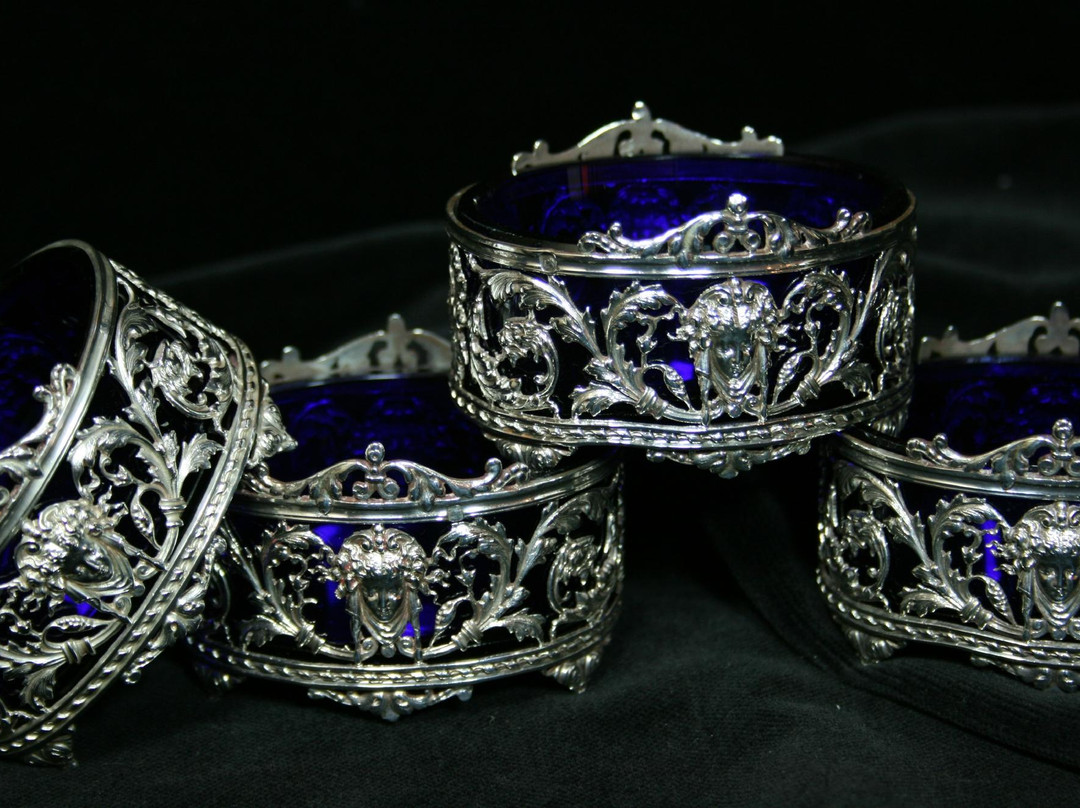 Julia Drinkhall Antiques & Interiors-珀斯必去景点